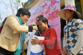 Da Nang to send pre-Tet gifts, charitable grants to people in need