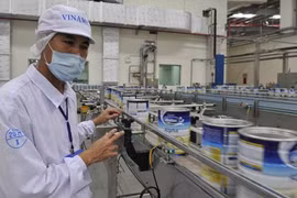 Vinamilk opens dairy plant in Cambodia