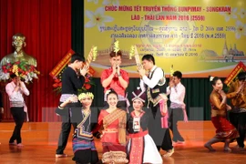 Lao, Cambodian students in Vietnam enjoy traditional festivals