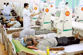 Vietnam supports Laos’ military hospital with telemedicine system