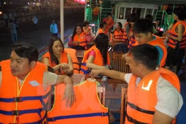 Da Nang: Cruise boats in Han River resume operation
