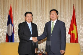 HCM City officials welcome Lao PM 