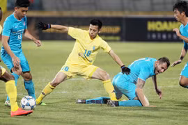 Football: Hanoi T&T beat Kitchee 1-0