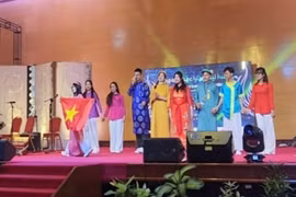 Vietnamese delegation at the 19th ASEAN and 9th ASEAN+3 Youth Cultural Forum held by the ASEAN University Network in Bandar Seri Begawan. (Photo: VNA)