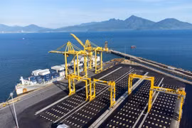 A new container yard debuts at Tiên Sa Port in Đà Nẵng City. The 37,000sq.m yard is designed to handle 110,000 TEUs. (Photo courtesy of Da Nang Port Company) 