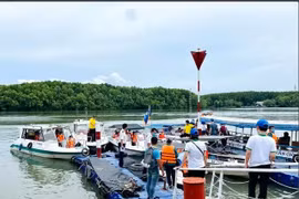 Vietnam makes waves with improved waterway tourism. (Photo: VNA)