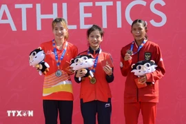 Vietnamese runner earns two golds at ASEAN School Games