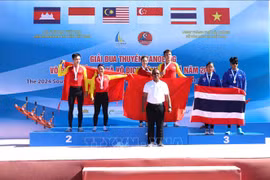 Vietnam maintains first place on second day of SA canoeing championship (Photo: VNA)