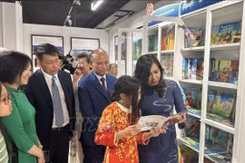 Vietnamese language promoted in France