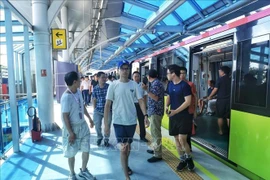 Nhon-Hanoi Station metro serves over 34,000 passengers on 1st day