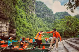 ​Whether the Vietnamese tourism sector becomes busy again by the end of the year remains a question (Illustrative image. Photo: VietnamPlus)