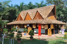 Hoi An sees revival of traditional bamboo-coconut huts 