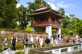 Vietnam hopes to welcome 17-18 million foreign tourist arrivals this year