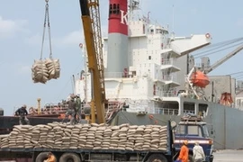 Vietnam, Laos promote trade relations 