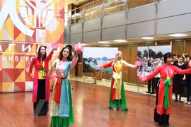 Russian students in a dance performance at the event. (Photo: Vietnamplus)