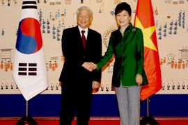 Party General Secretary Nguyen Phu Trong meets with RoK's President Park Geun-hye (Photo: VNA)