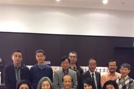 Vietnamese delegation meet artists in Tokyo. (Photo: VNA)