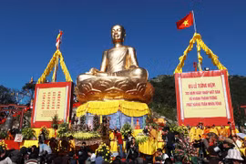 King-Monk Tran Nhan Tong statue in Yen Tu relic site (Photo: VNA)