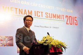 Deputy Prime Minister Vu Duc Dam speaks at Vietnam ICT Summit 2015. Photo: VNA