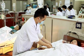 A patient treated at Bach Mai hospital, Hanoi (Photo: VNA)