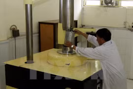Operate equipment irradiation by radioactive Cobalt-60 (Source: VNA)