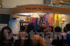 Vietnamese pavilion draws visitors (Photo: VNA)