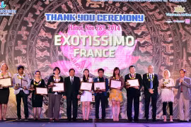47 international travel agencies were honoured by the Vietnam National Administration of Tourism (Photo: VNA)