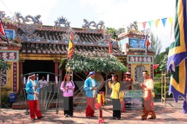 A "Bai choi" folk singing performance. Photo: VNA.