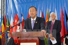 UN Secretary General Ban Ki-moon visited the United Nations International School of Hanoi (UNIS Hanoi) in October 2010 (Photo: VNA)
