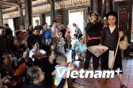 ancient folk songs performance (Photo: VNA)