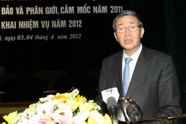 Mr. Dinh The Huynh speaks at the conference (Source: VNA) 