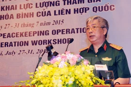 Deputy Minister of Defence Senior Lieutenant General Nguyen Chi Vinh speaks at the workshop (Source: VNA)