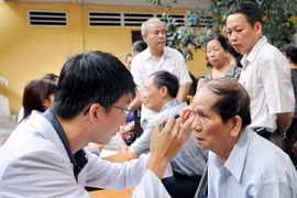 Check-up programme for the elderly. (Photo: VNA)