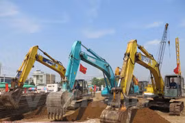 Construction work started on March 6 on a wastewater treatment plant in southern Binh Duong province. (Photo: VNA)