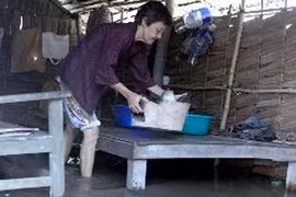 AusAID helps Vietnamese flood victims 