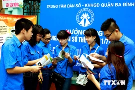 The young discuss reproductive health's topic. (Photo: VNA)