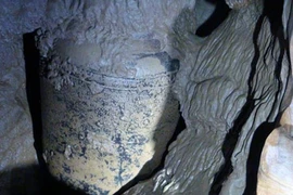 An ancient jar discovered in the Phong Nha grotto in Quang Binh province. Photo: VNA