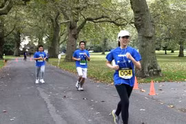 Runners in the contest (Photo: VNA)