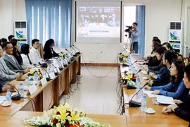 The first online training course for Vietnamese students (Photo: Hanoimoi)