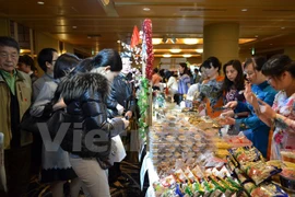 Vietnamese pavilion draws visitors (Photo: VNA)