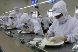 A salangane production line for exports (Photo: VNA)