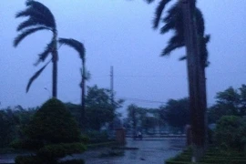 Typhoon Kalmaegi on September 16 hits northern coastal areas. Photo: VNA