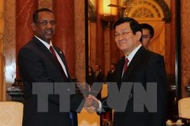 State President Truong Tan Sang (R) and Speaker of the Sudan National Assembly Al Fatih Izzeldin Al Mansour (Photo: VNA)