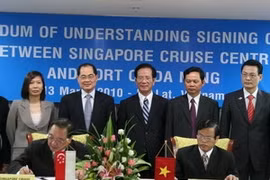 Vietnam, Singapore forge infrastructure, tourism cooperation