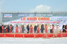 The ground-breaking ceremony. (Photo: VNA)