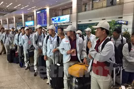 The first group of Vietnamese workers entered the Republic of Korea (RoK) on June 2 thanks to an extension of a memorandum of understanding (MoU) signed between Vietnam and the RoK (Source: VNA)