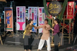 Artists in Quang Nam province perform the traditional singing Bai Choi. (Photo: VNA)