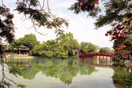 Ngoc Son temple on Sword Lake in Hanoi (Photo: VNA)