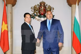 Prime Minister Nguyen Tan Dung (L) and his Bulgarian counterpart Boyko Borissov (Source: VNA)