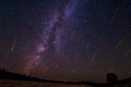 The Perseids will peak between the night of August 12 and the dawn next day (Photo: the-science-llama.tumblr.com)